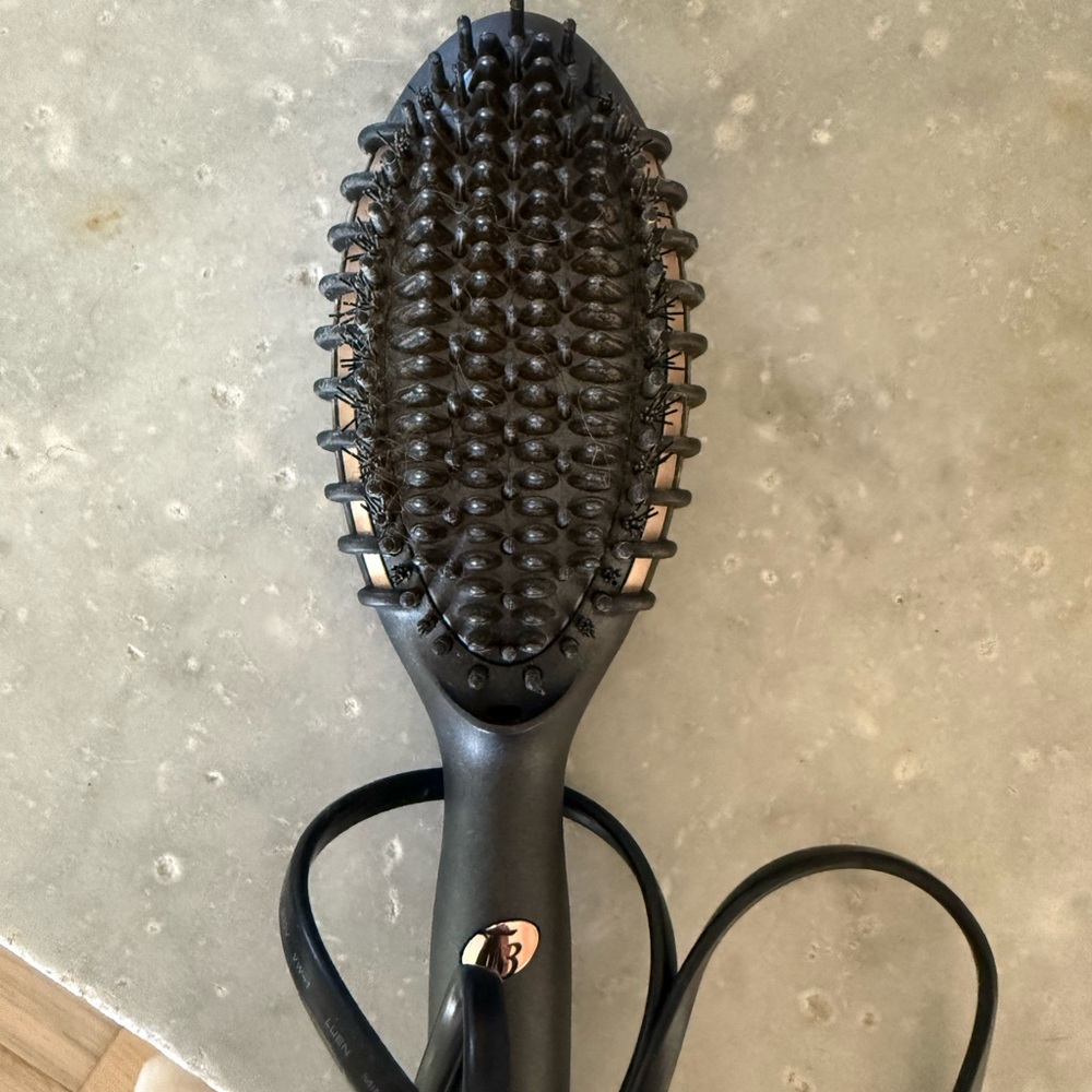 T-3 Edge Heated Straightening and Smoothing Brush $149 New